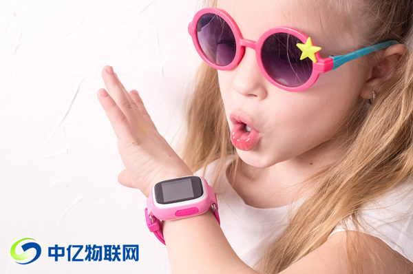 沒了物聯網語音卡的兒童電話手表有多危險？